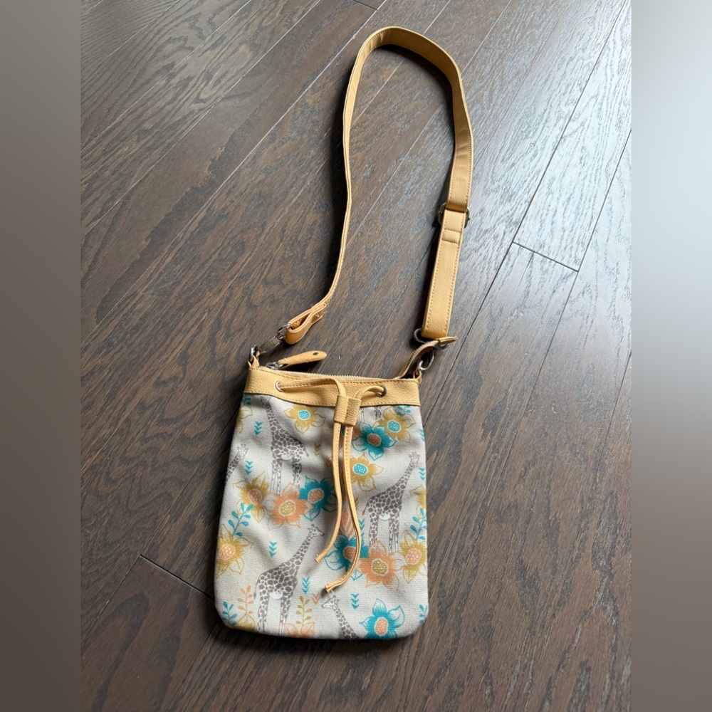 Sarah Watts Capri Designs Wilderness Collection Crossbody Purse Giraffe bag
